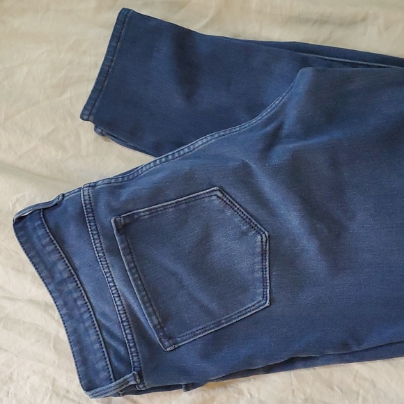 Old Navy Super Skinny Stretch Rockstar Jeans - Picture 4 of 4